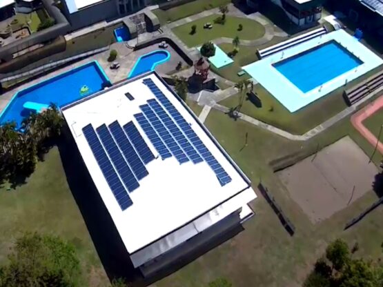 Empresa con paneles solares